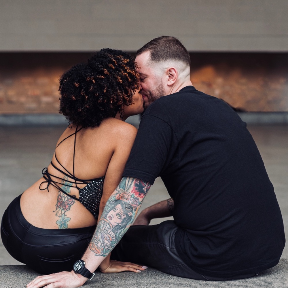 Welcome to my closet! All pieces sold with Love✨❤️